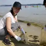 Volunteer Jennie at Beach Outreach
